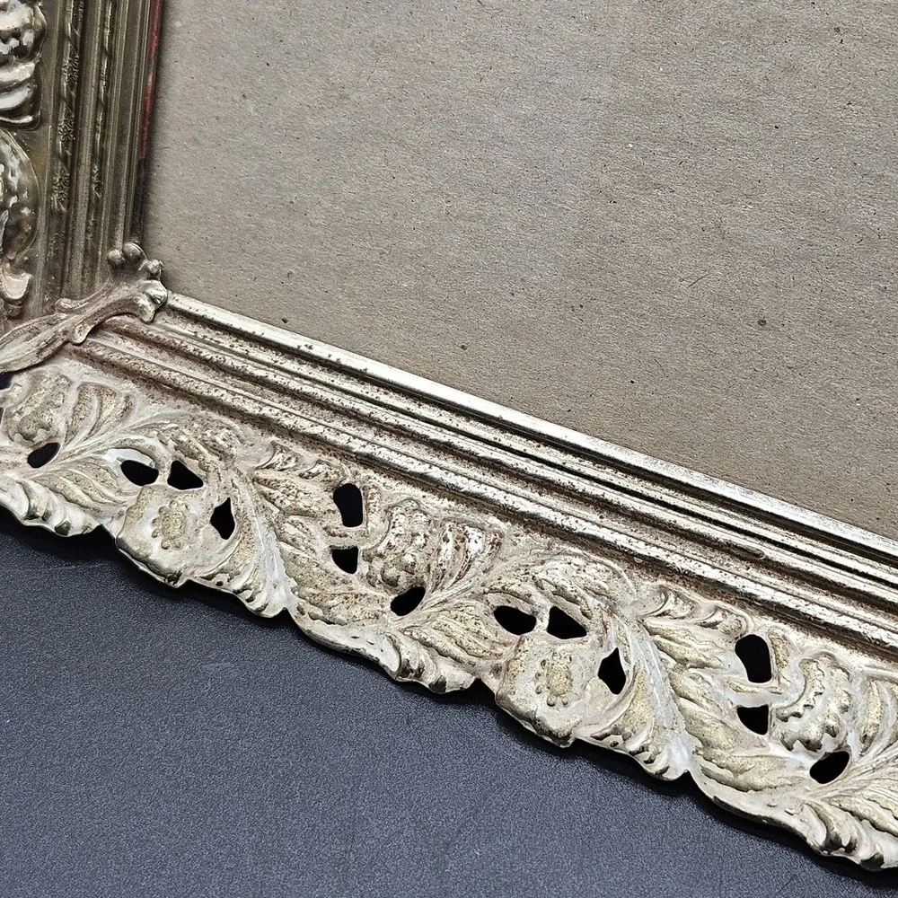 VTG Scrollwork Ornate Hollywood Distressed Gold Metal Photo Picture Frame 11x14